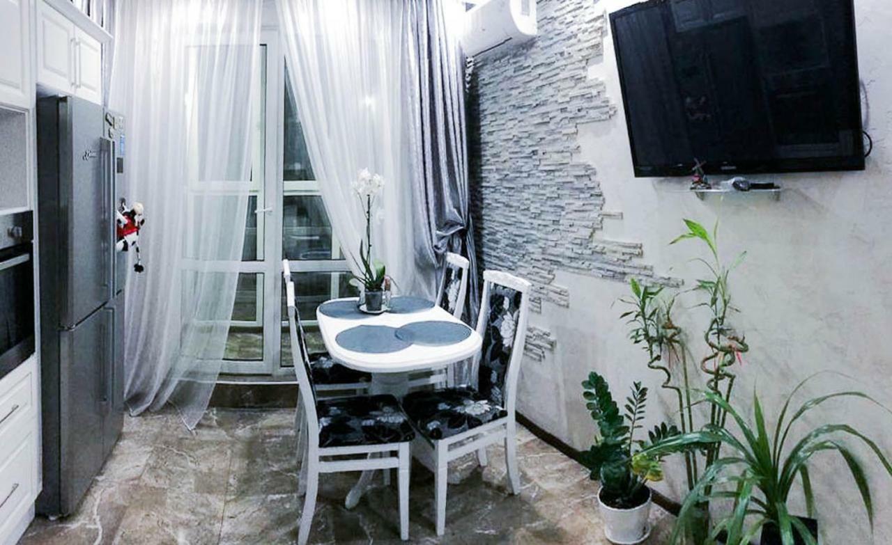Rent-Kiev Apartment on LuxKlavdievskaya Buitenkant foto