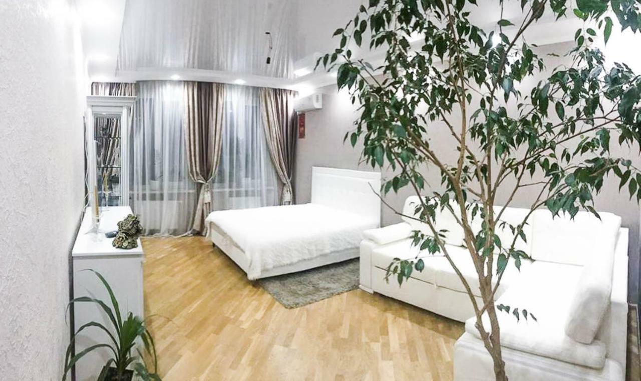 Rent-Kiev Apartment on LuxKlavdievskaya Buitenkant foto