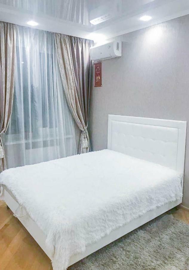 Rent-Kiev Apartment on LuxKlavdievskaya Buitenkant foto