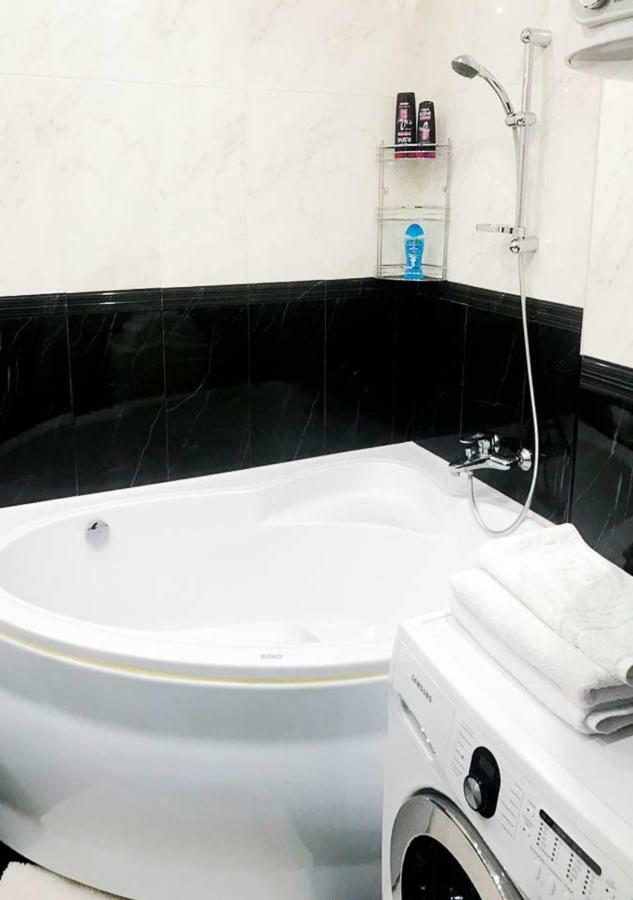 Rent-Kiev Apartment on LuxKlavdievskaya Buitenkant foto